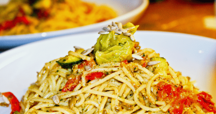 Pasta mit Sonnenblumen – Basilikum Pesto